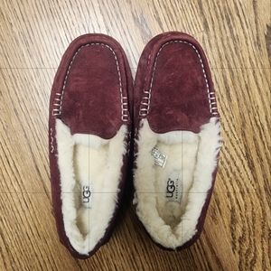 Burgundy uggs great condition size 7